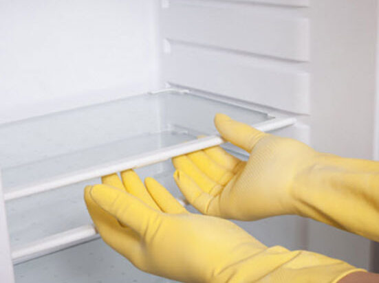 Bạn có biết phải làm gì khi tủ lạnh đóng tuyết, bị đọng nước trên ngăn đá?