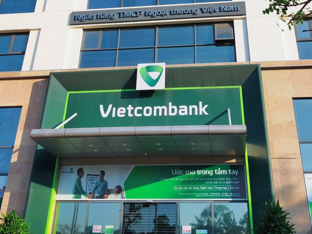 Giải đáp tất tần tật thắc mắc của bạn về dịch vụ vay thế chấp sổ đỏ Vietcombank